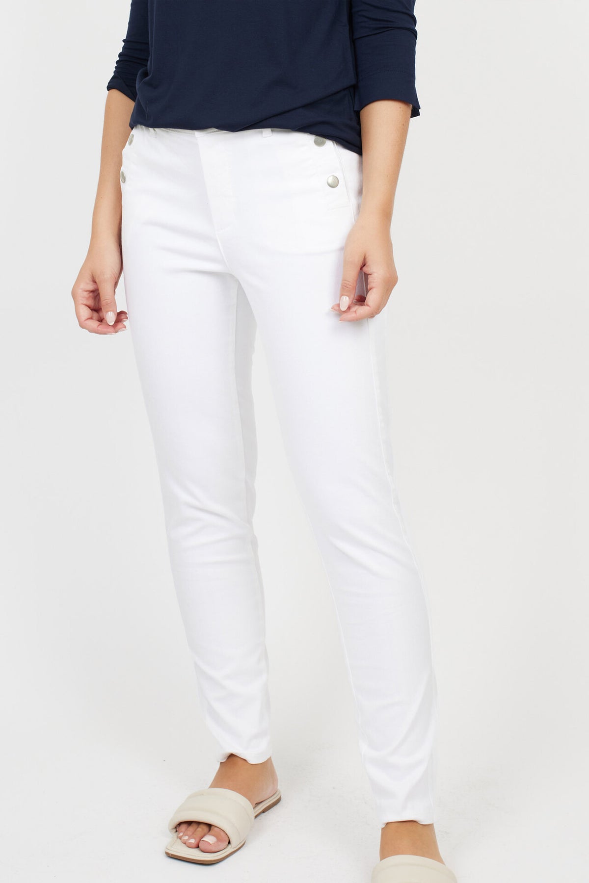089034White