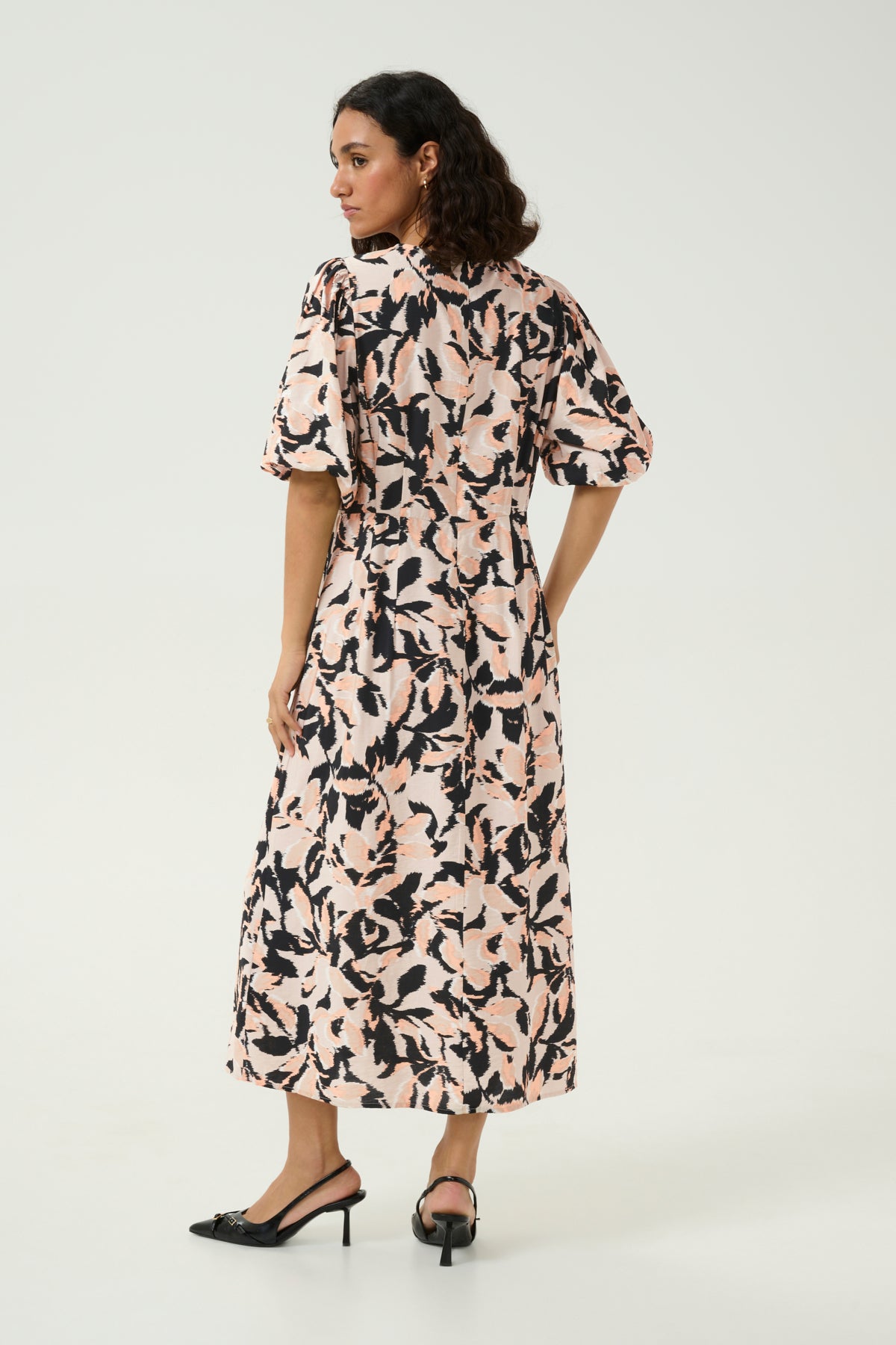 KApaco Dress Beige/Black/Peach Blurry Leaf - 10509643