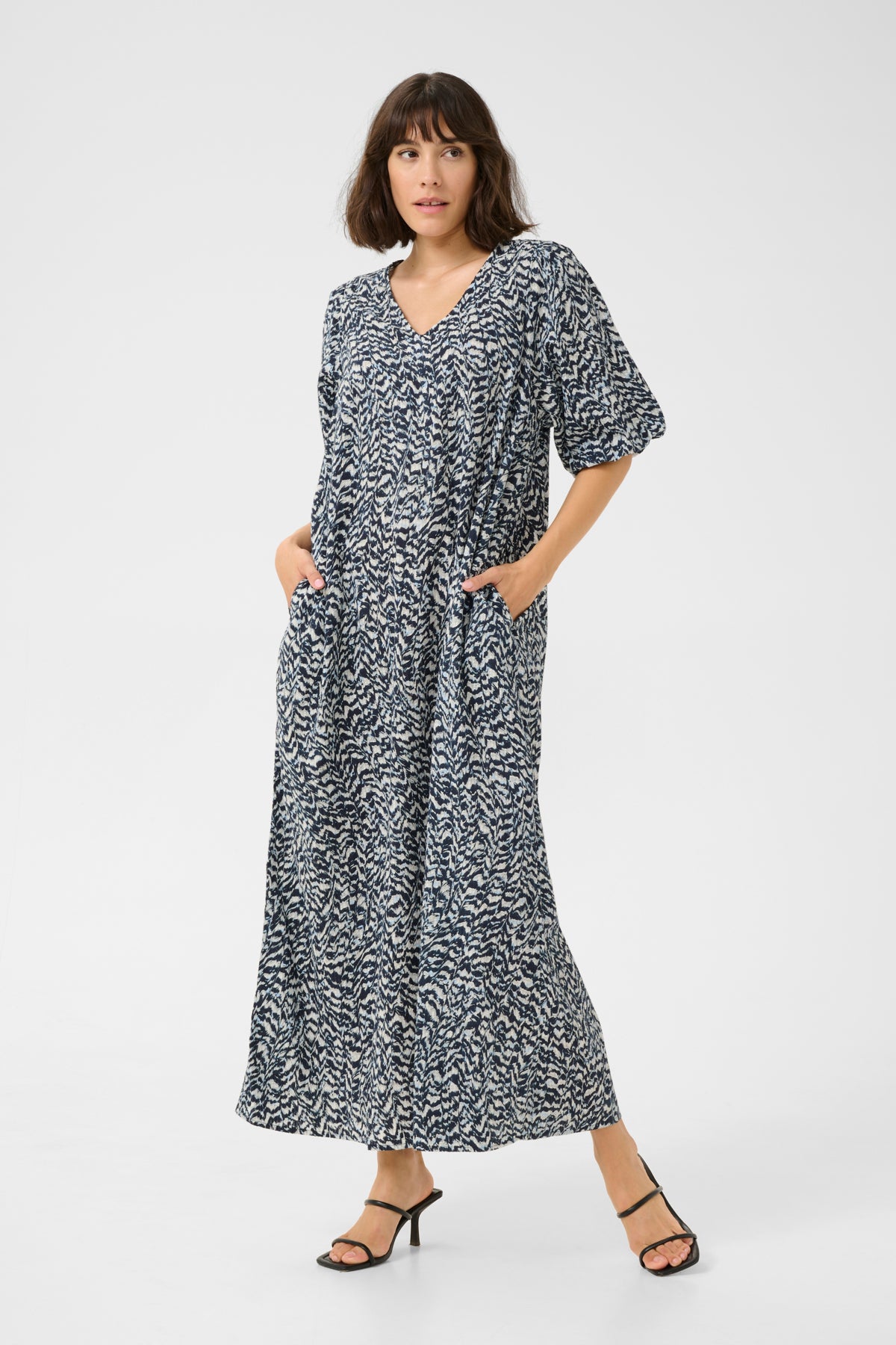 KAruffalo Dress Blue / White Graphic Print - 10509920