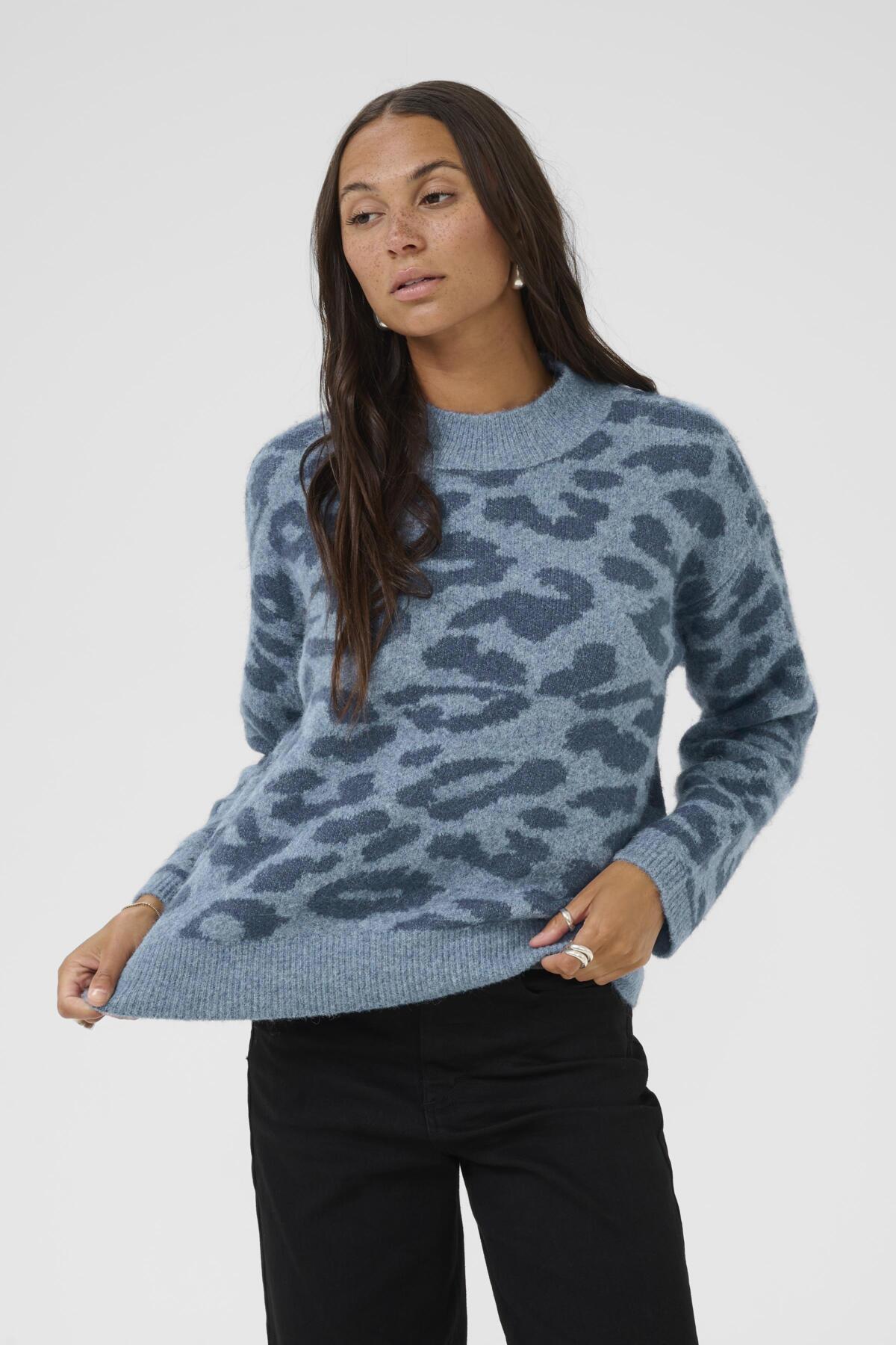KAsandra Pullover LS Windward Blu/Bering Sea Animal - 10511193
