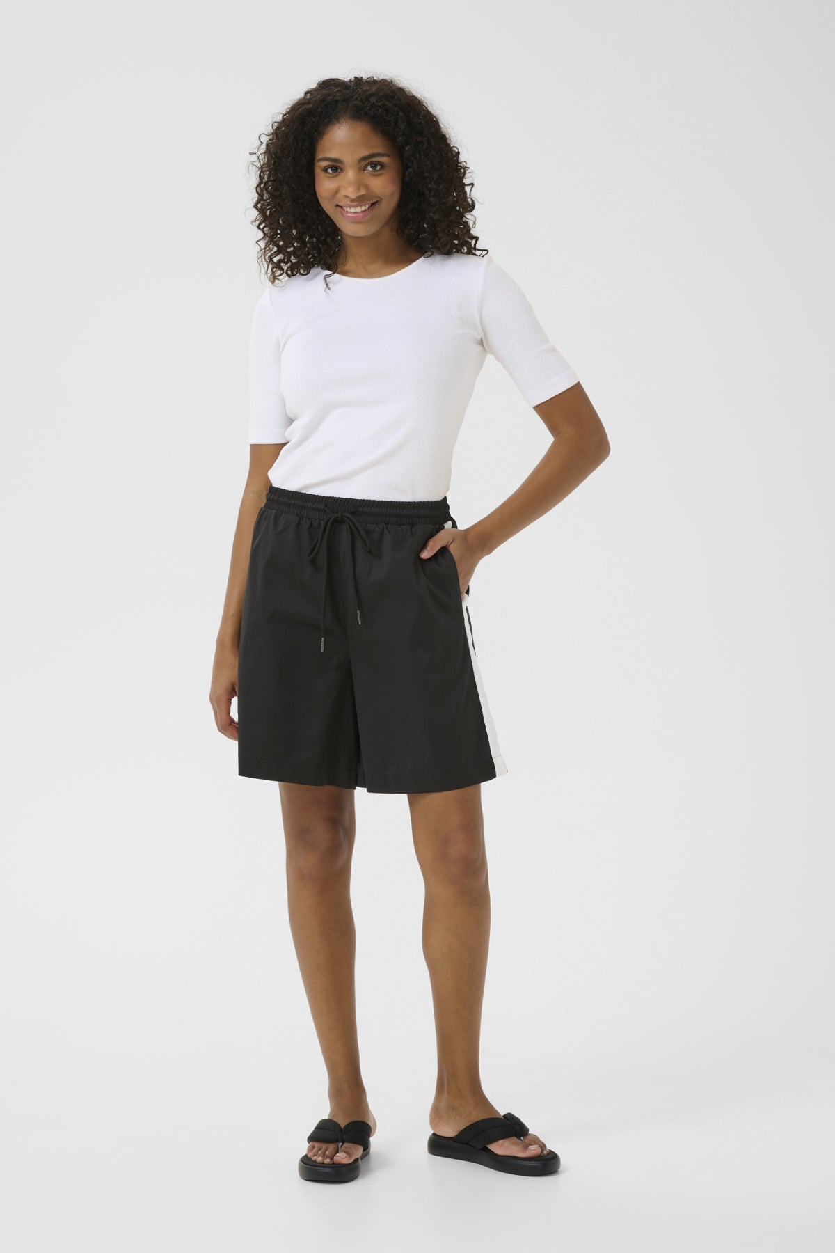 KAvanessa Shorts Black deep - 10552447