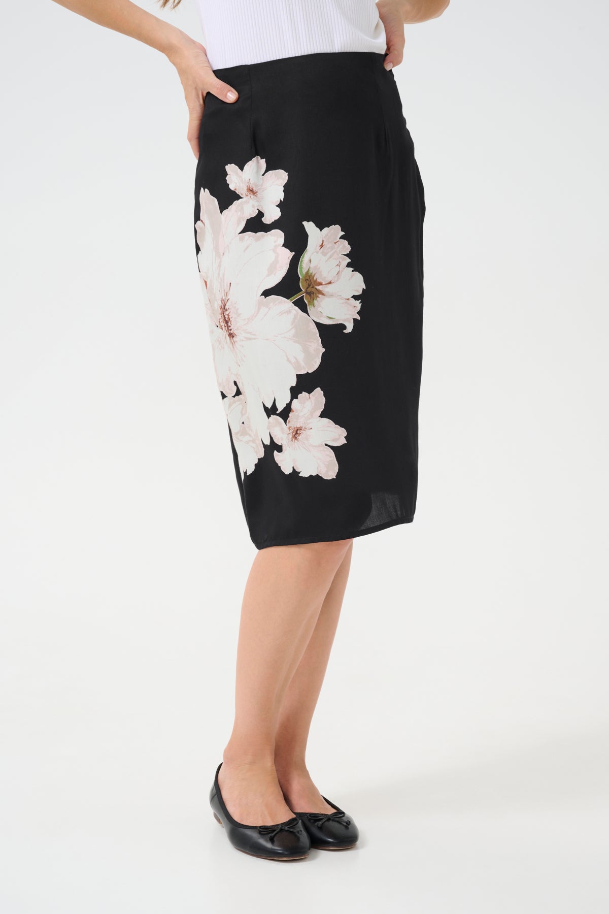 CRAqurella skirt Black with large flower - 10613493