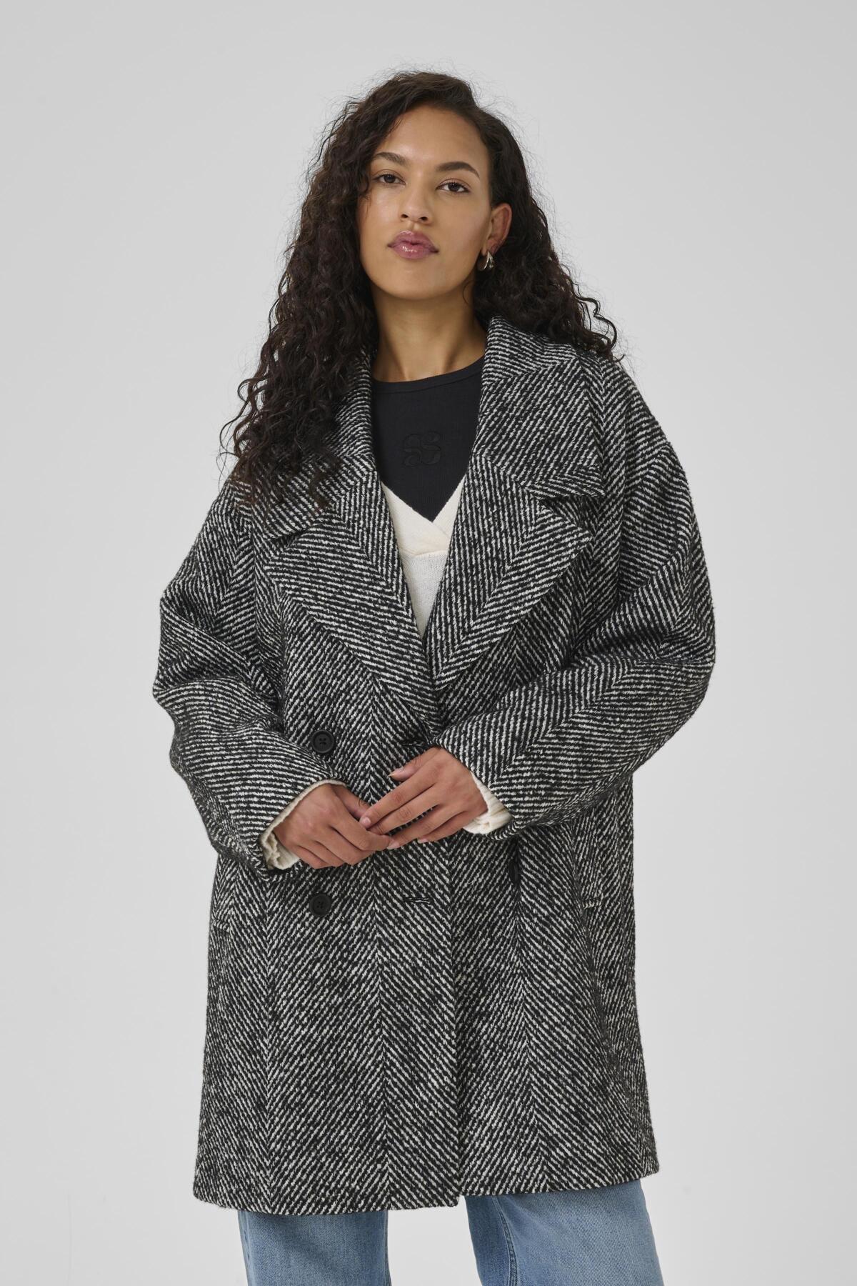MaggieMW Knee Coat Black - Off White Combo - 10705190