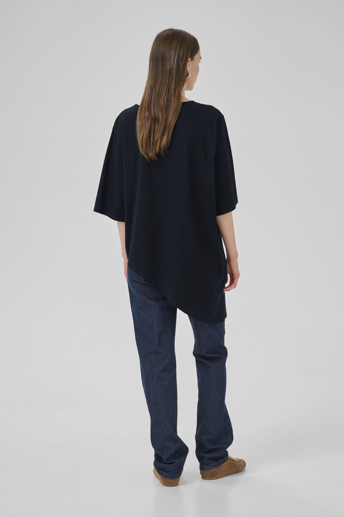 LeaMW Asymetric Tee Black - 10705255