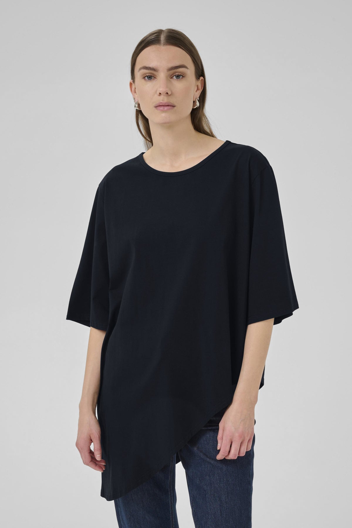 LeaMW Asymetric Tee Black - 10705255