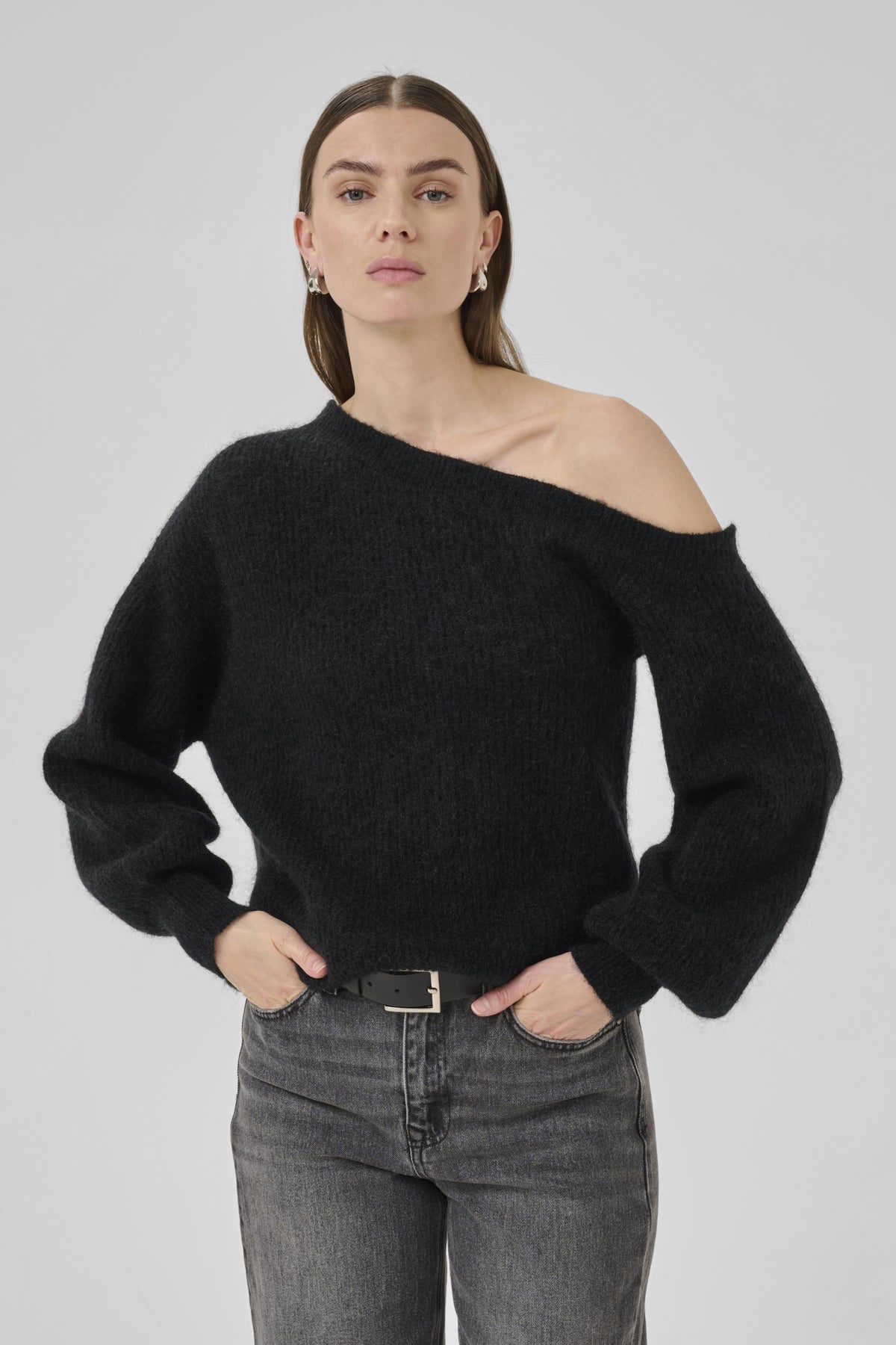 SivaMW Knit Off Shoulder Black - 10705317
