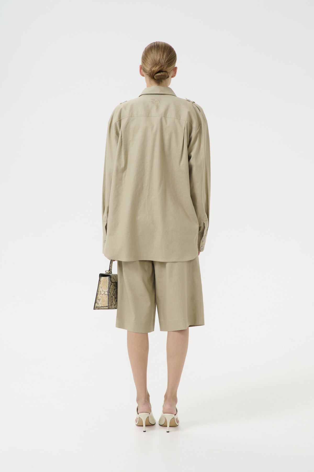 GZizza linen MW shorts Silver Sage