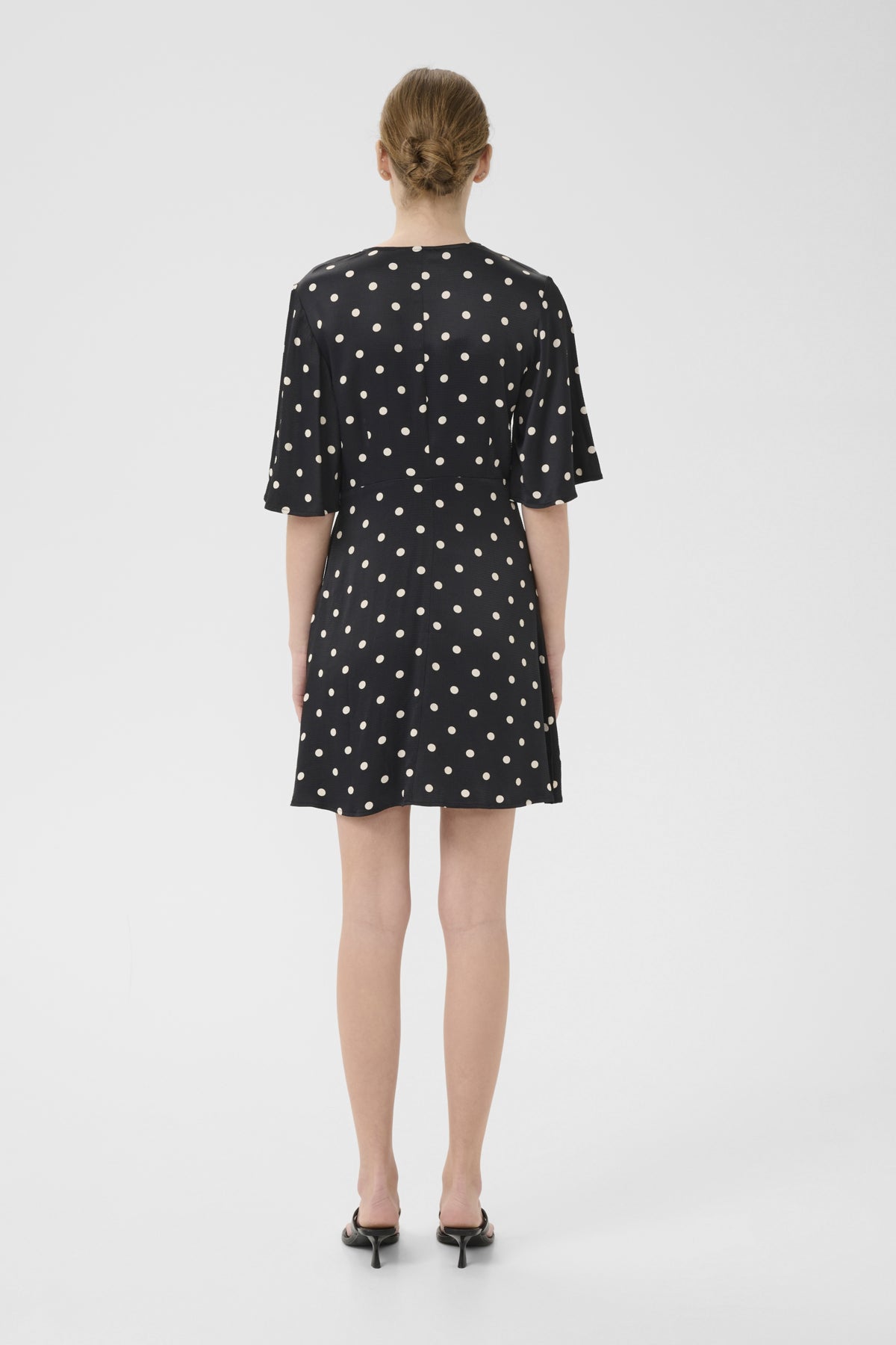 GZdotta P SS dress Black with egret dot