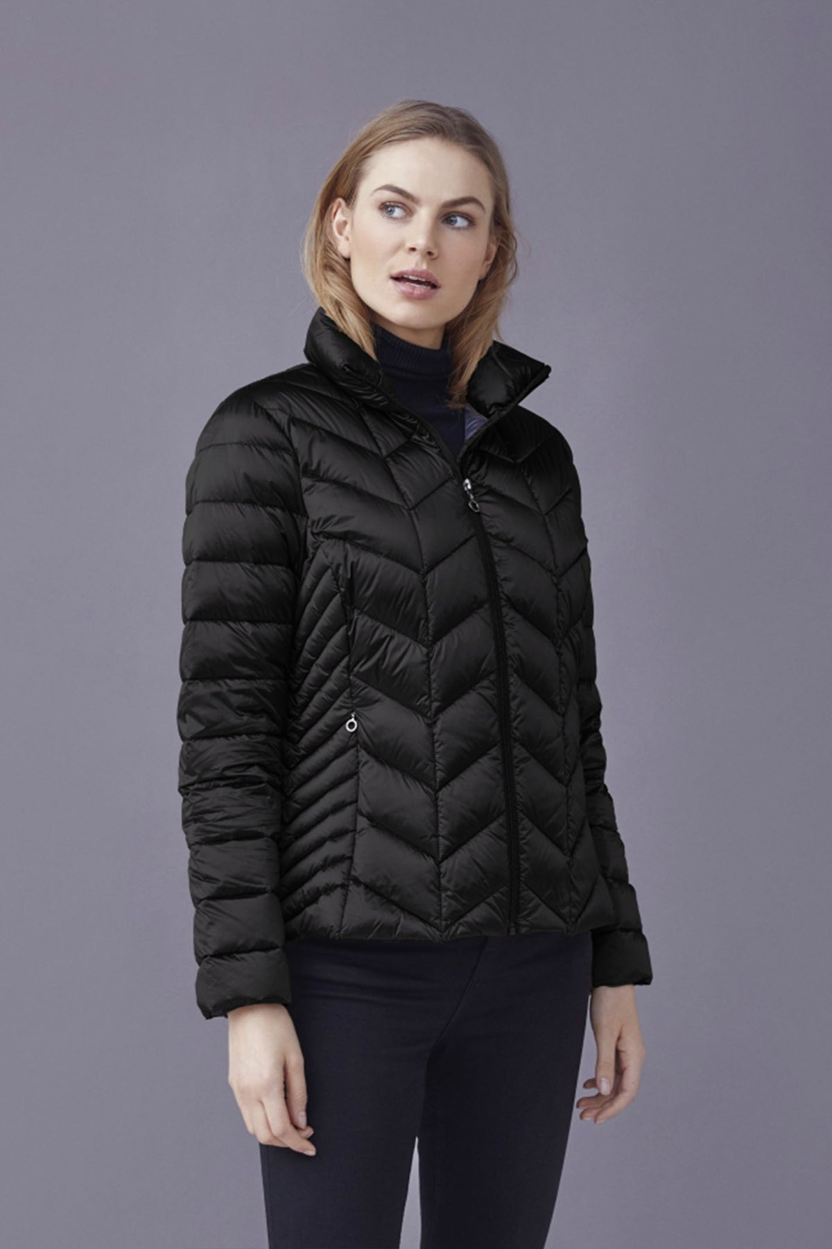 Daisy Black - 0222-2840-62