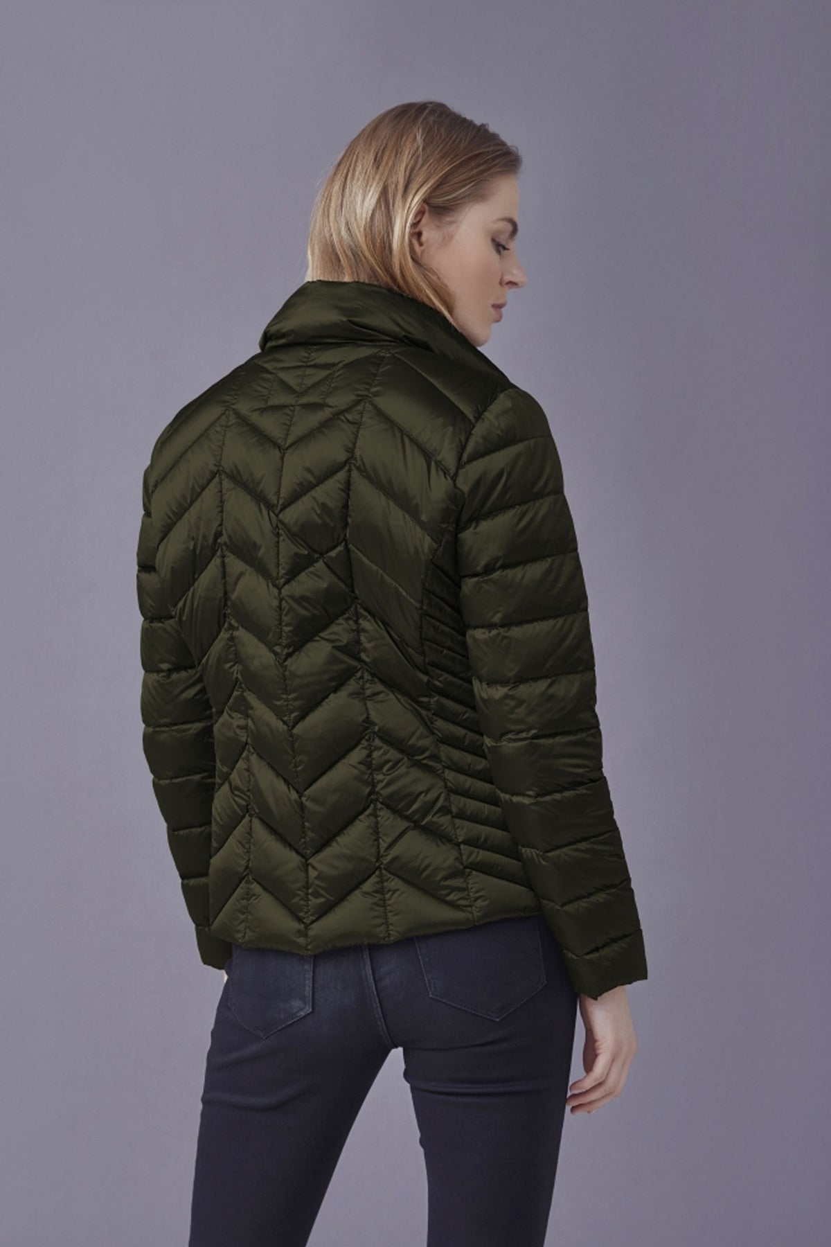 Daisy Olive - 0222-2840-62