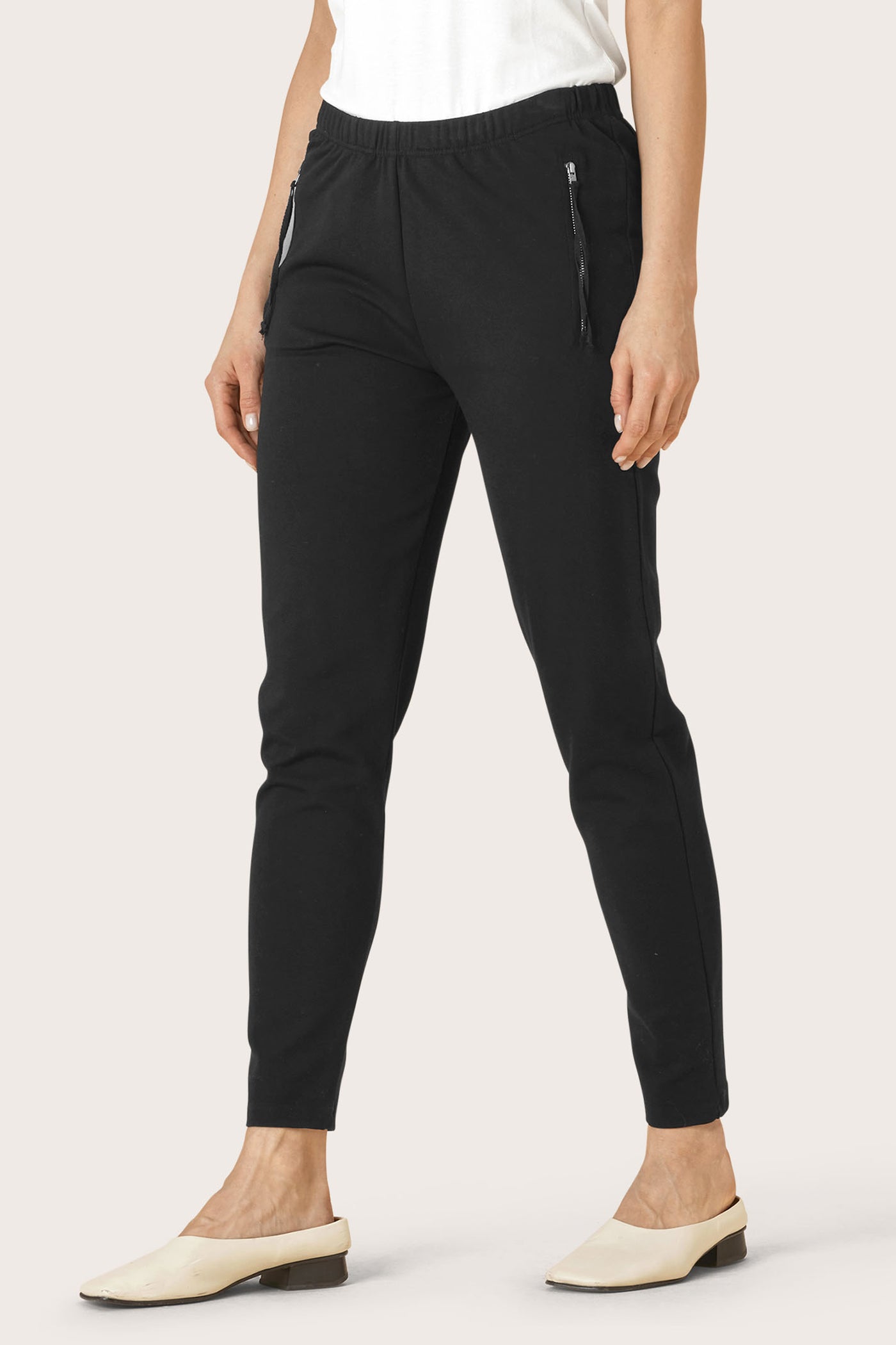 Perry Black - 1000354