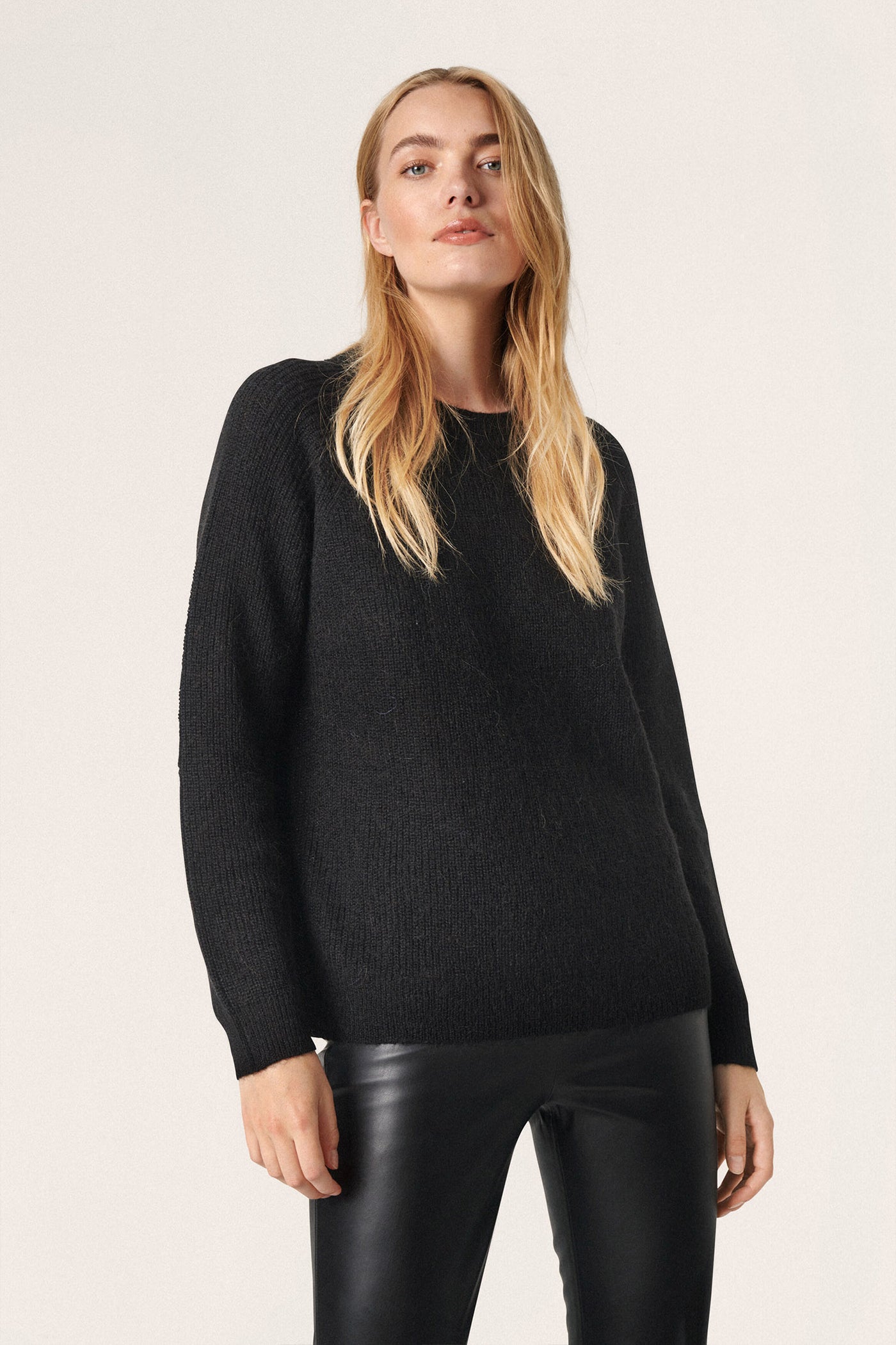 SLTuesday Raglan Pullover LS Black - 30406265