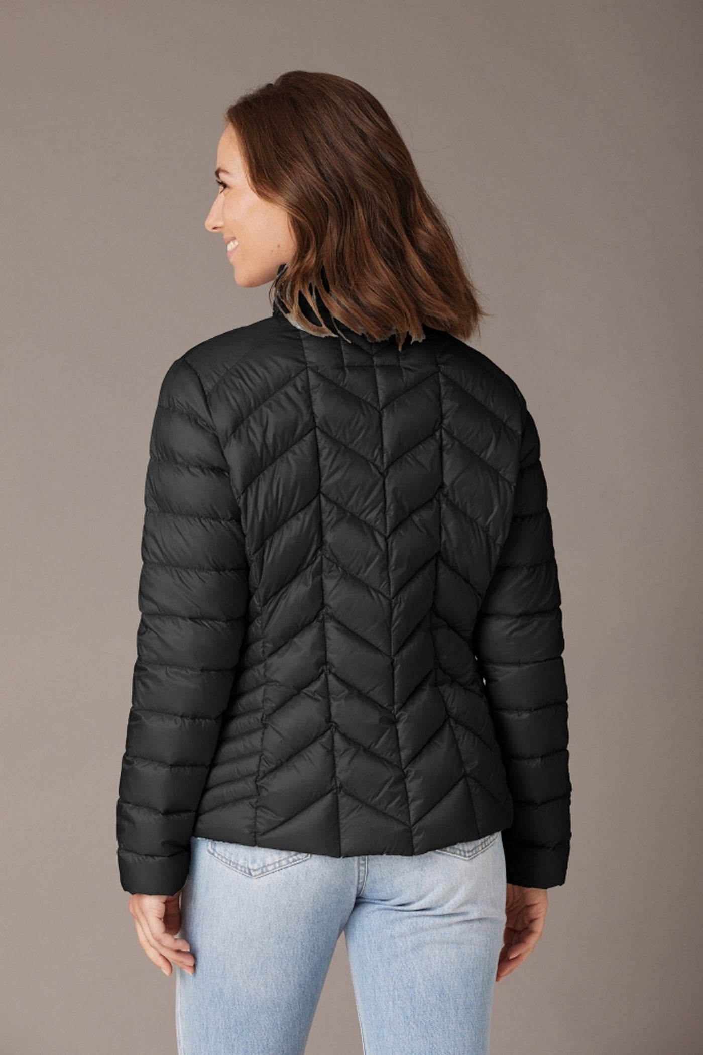 Daisy Black - 0123-2040-62