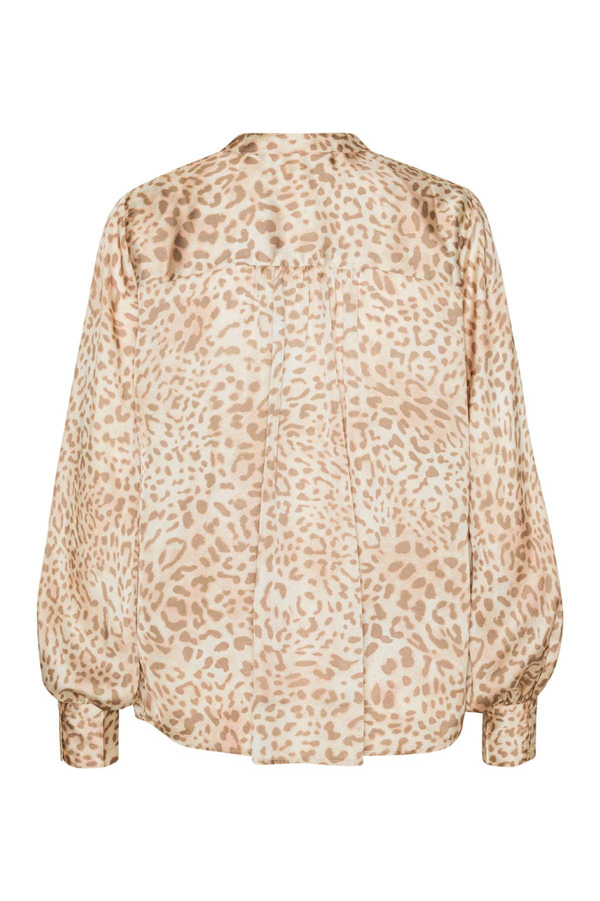 Cornelia Blush leo