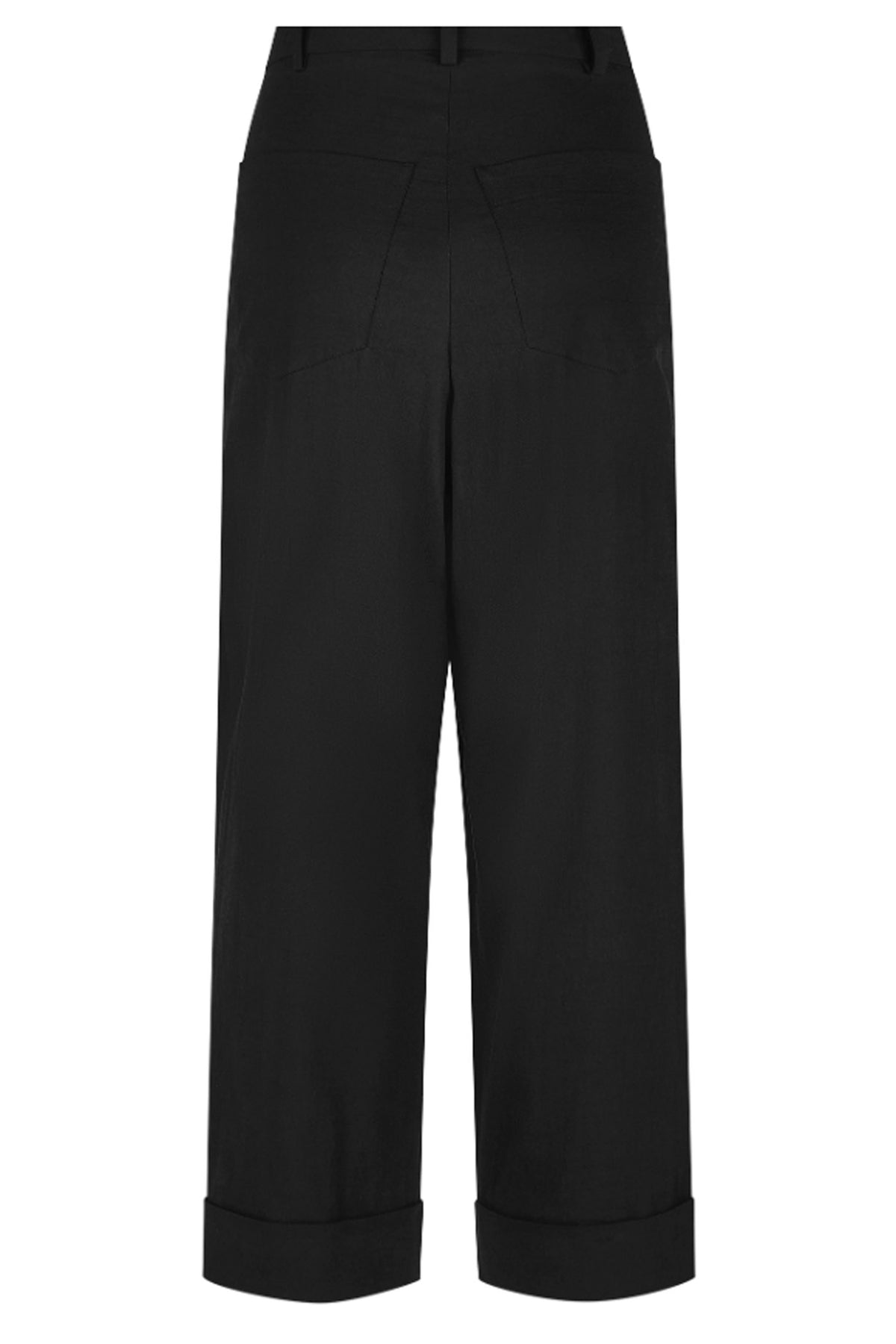 Eliot Black - 62046918