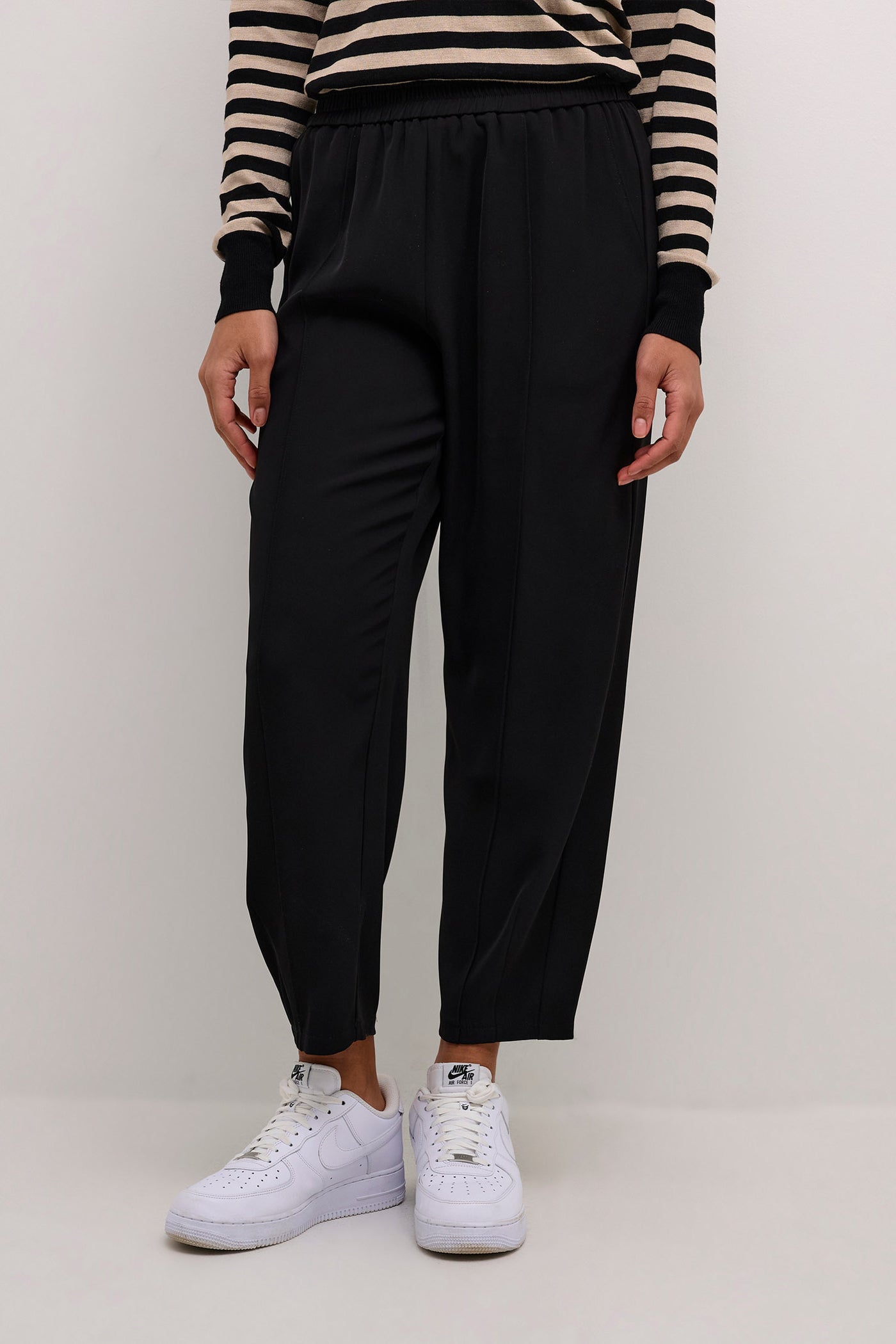 KAsigna Cropped Pants Black deep - 10509101