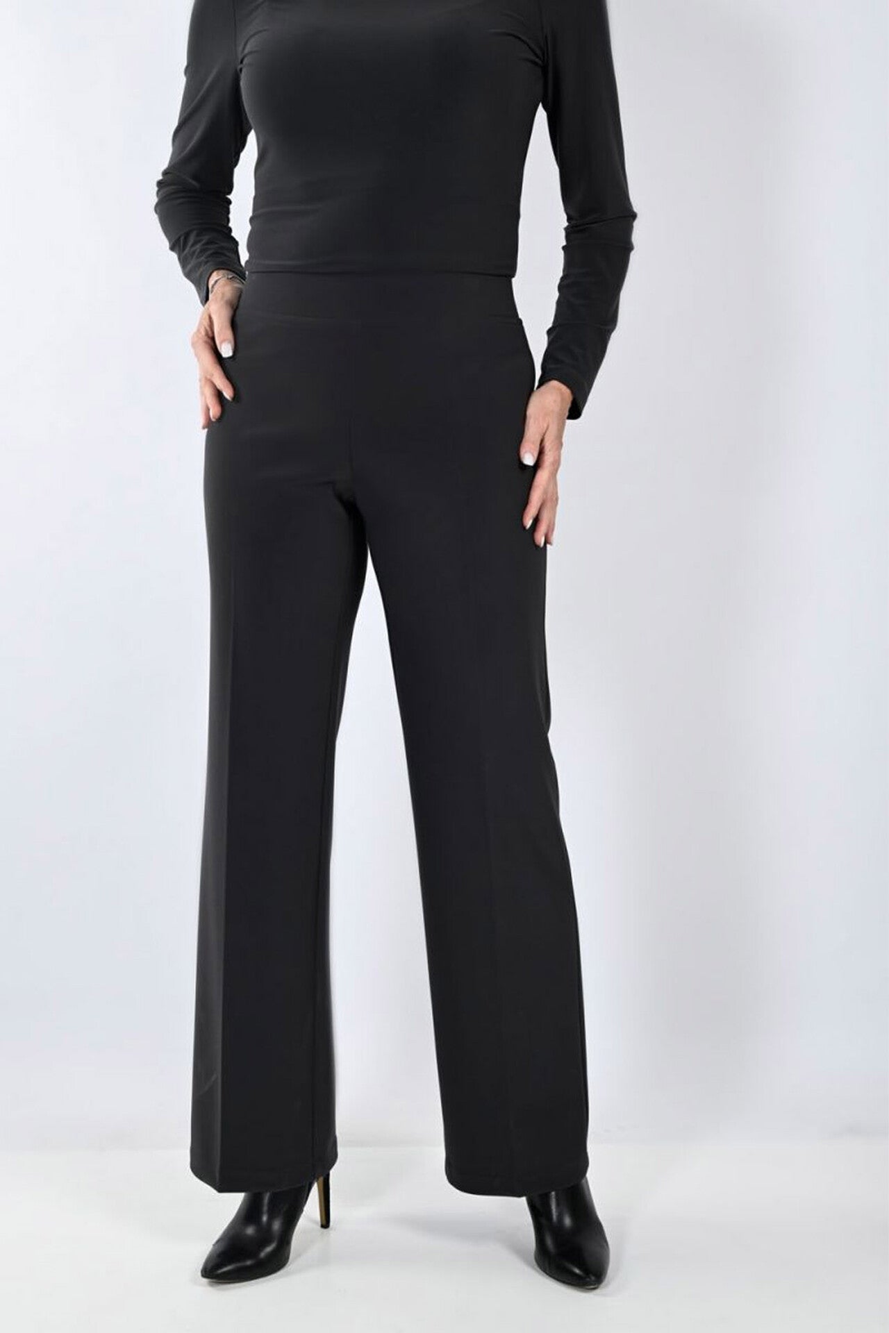 157383Black