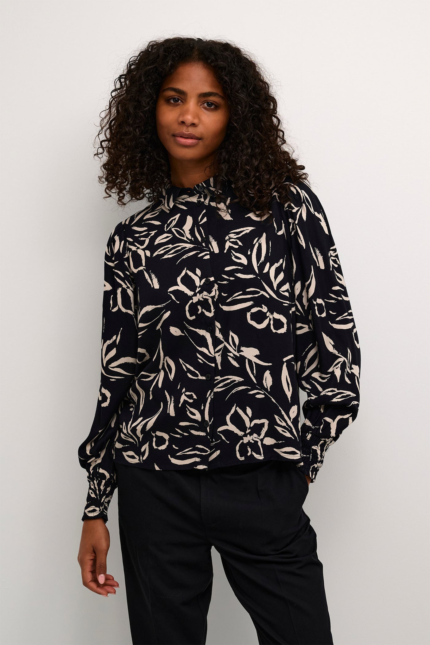 KAforrest Shirt Black/Sand Painted Flower - 10508961