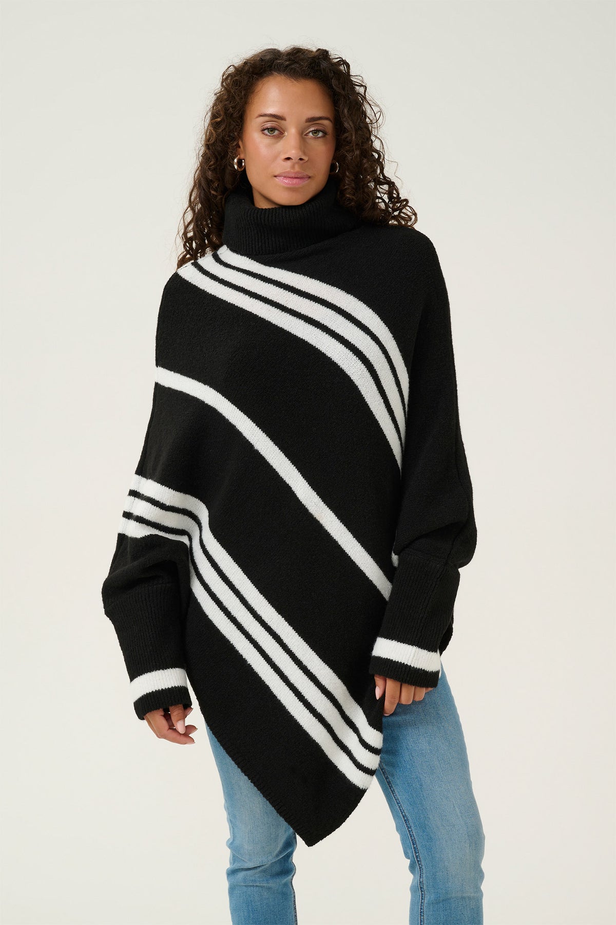 CRKuma Turtelneck Poncho Black Eggnog Stripes - 10613574