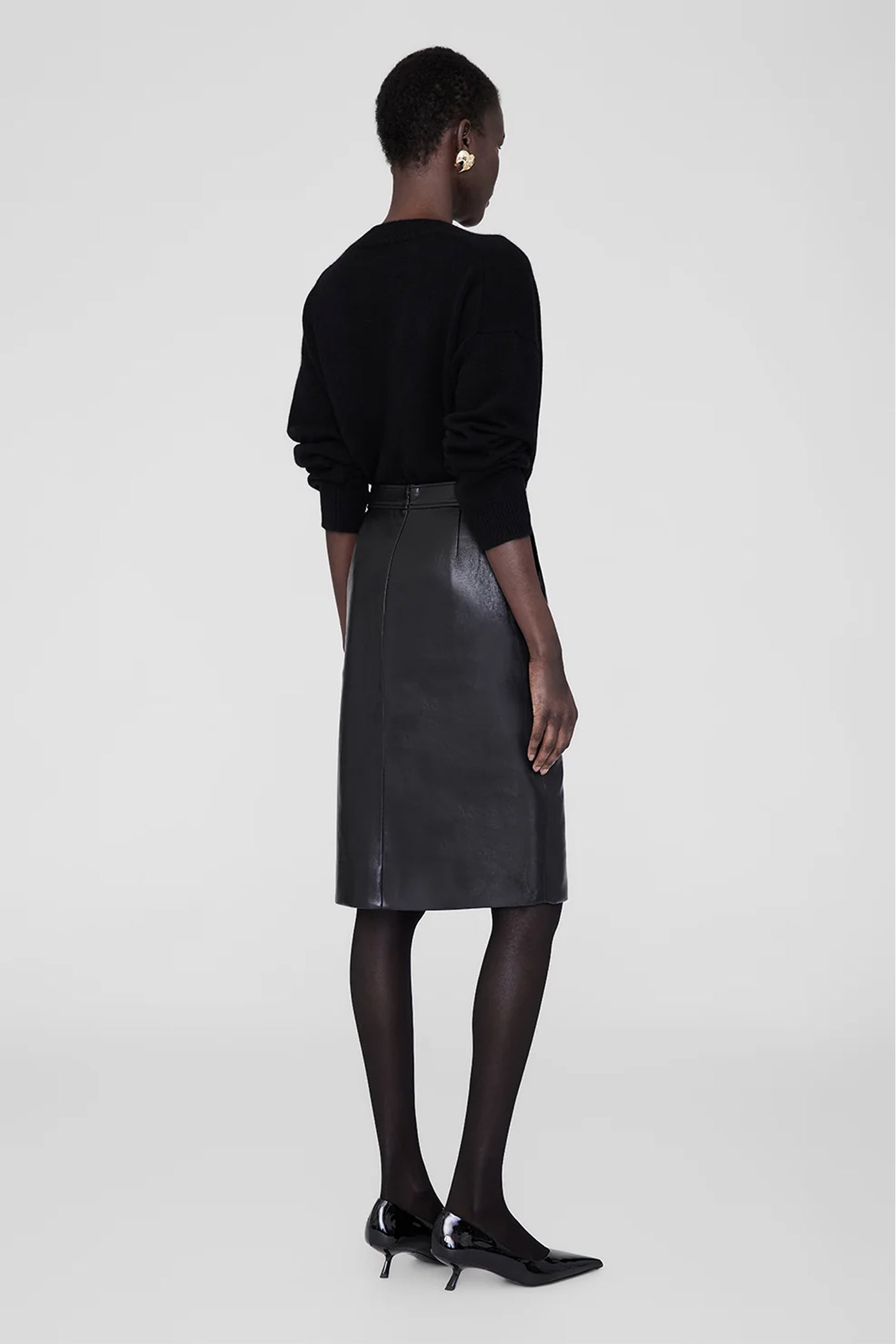 TYra Black