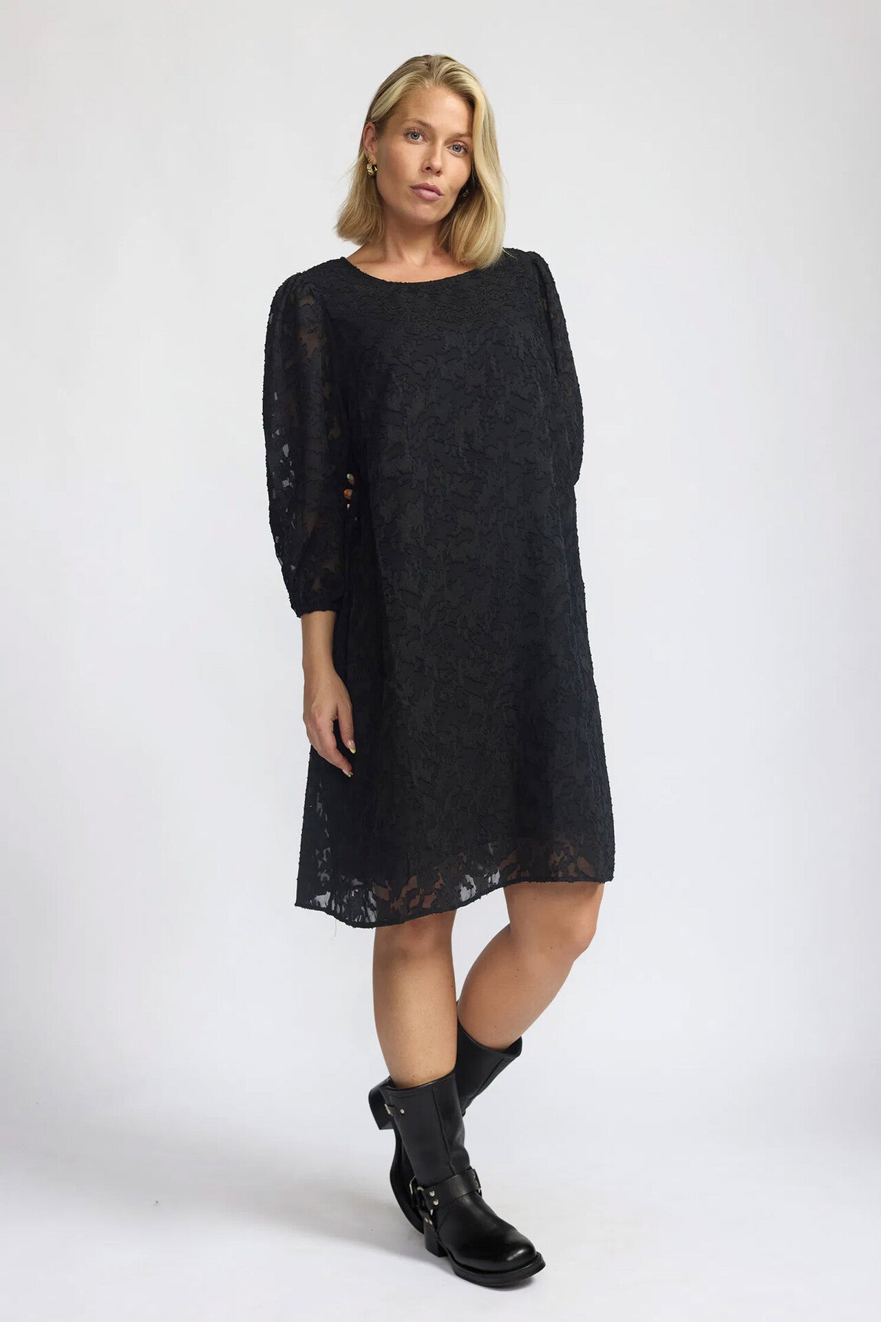 159174Black