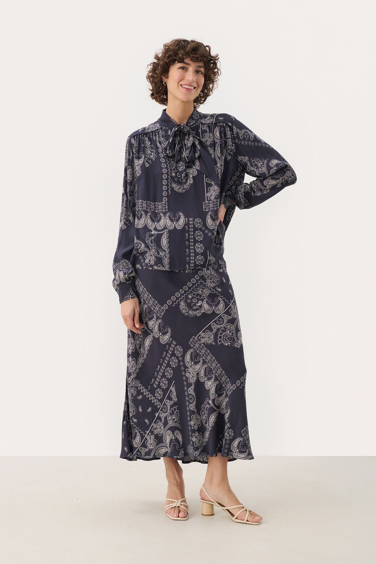 LaurinaPW SK Navy Graphic Paisley - 30309556