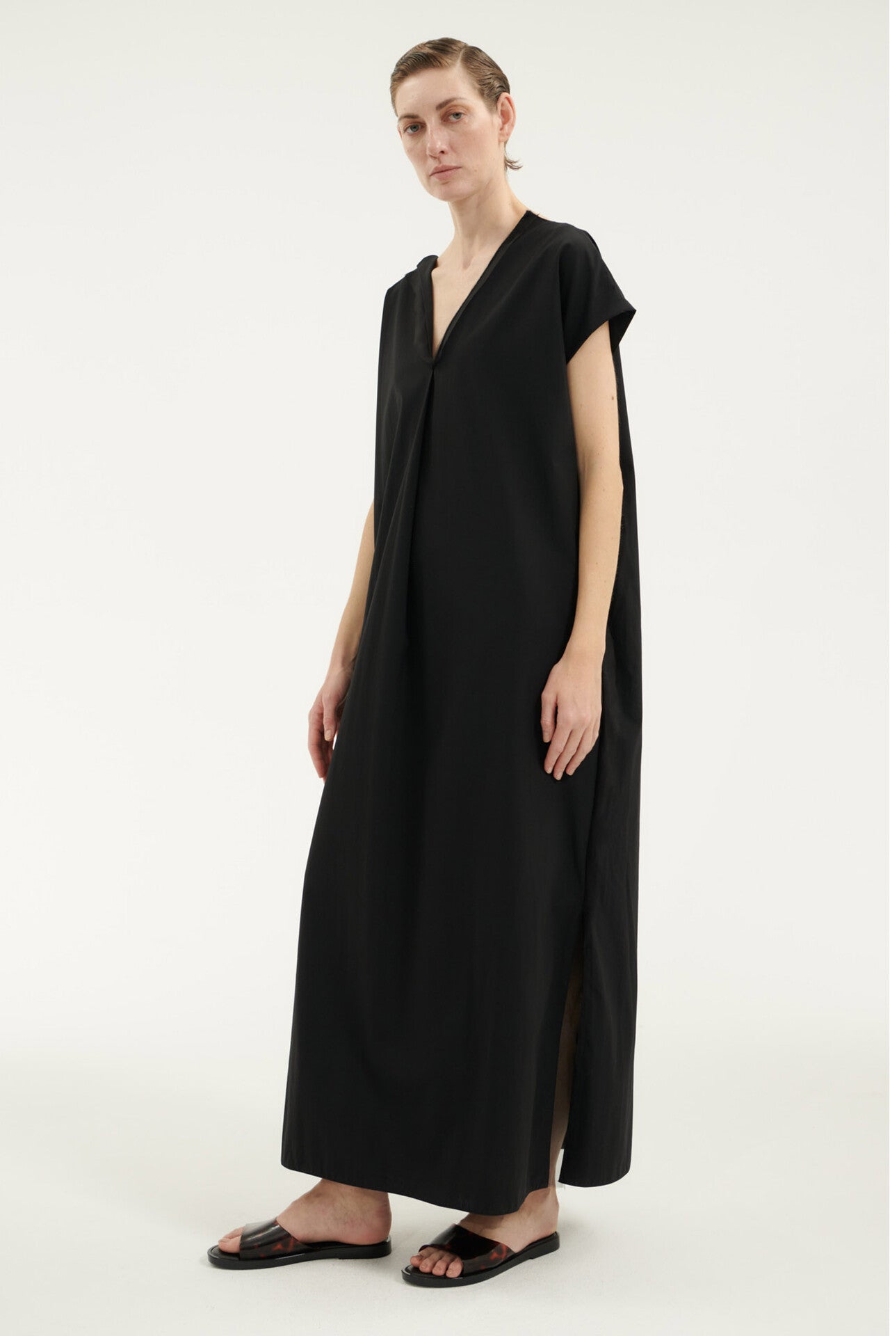 163746Black