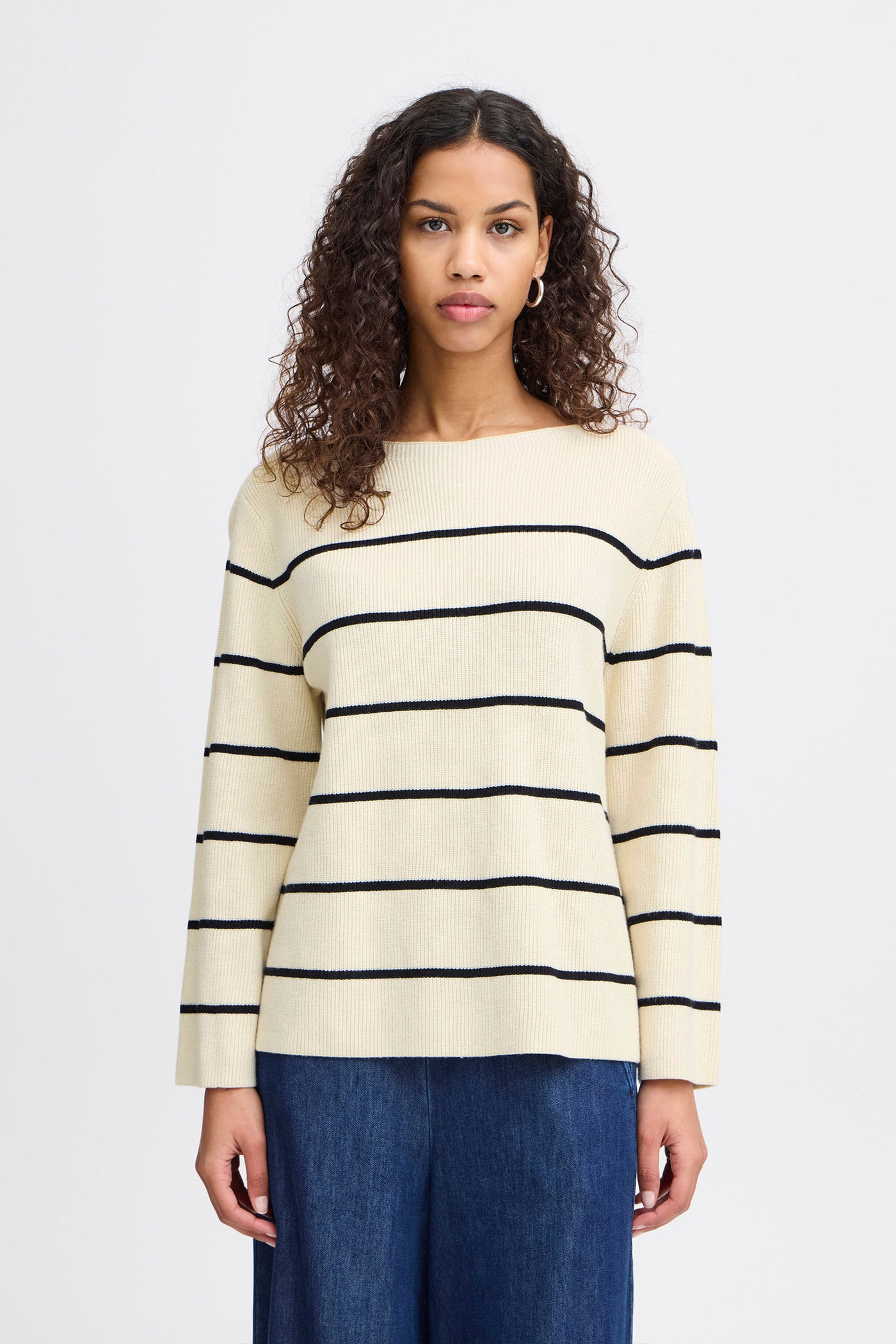 20121505 STRIK Almond Milk Black stripe - 20121505