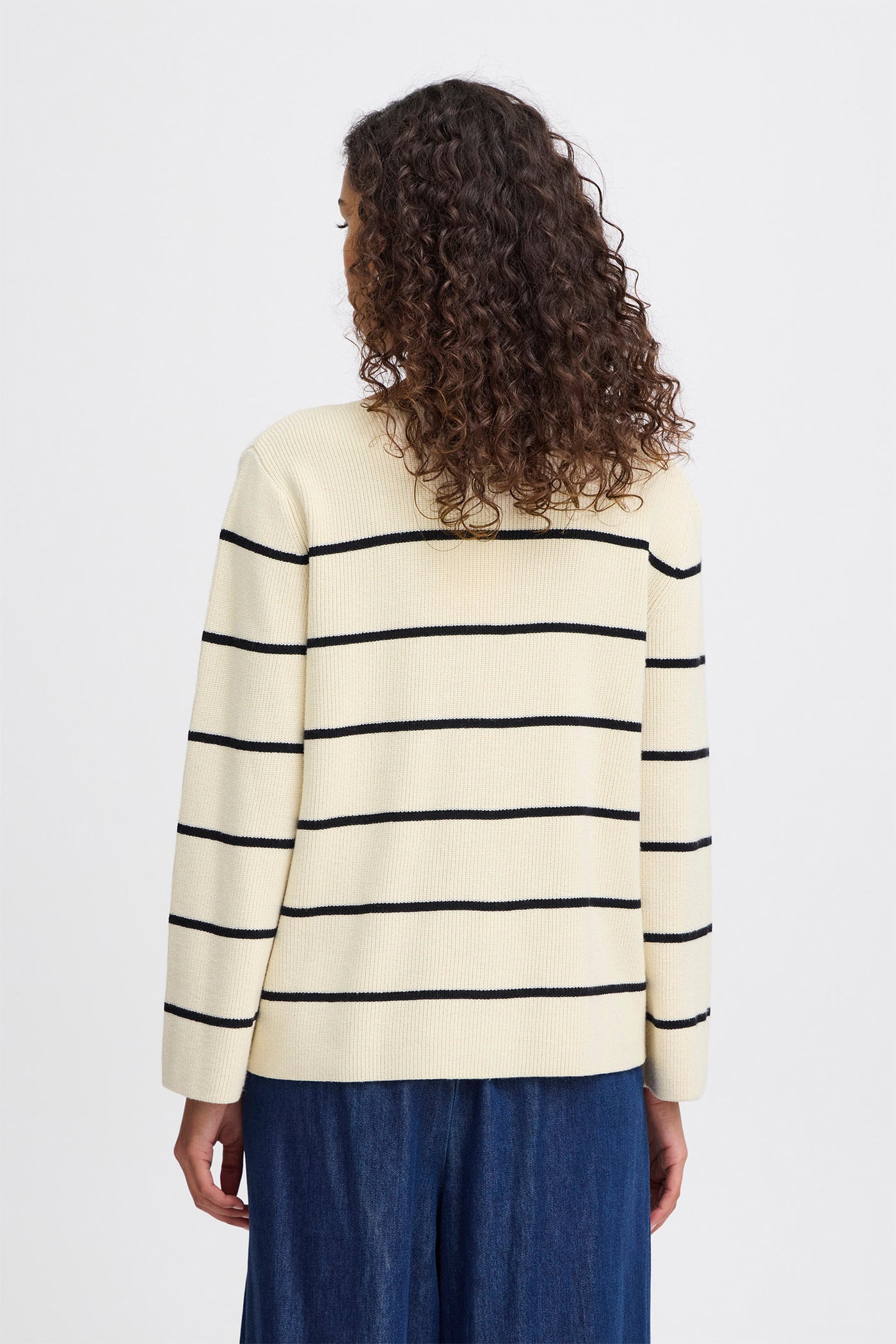 20121505 STRIK Almond Milk Black stripe - 20121505