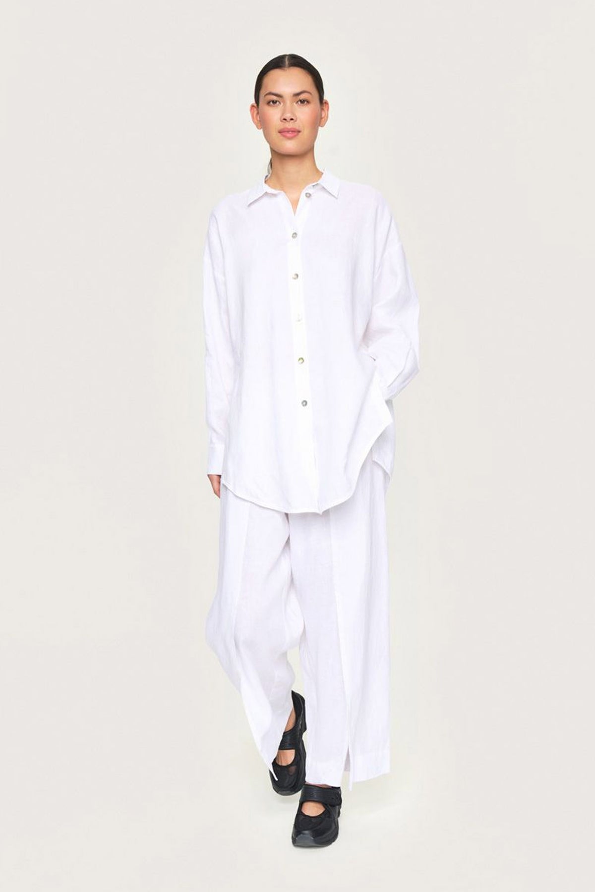 Airy linen White