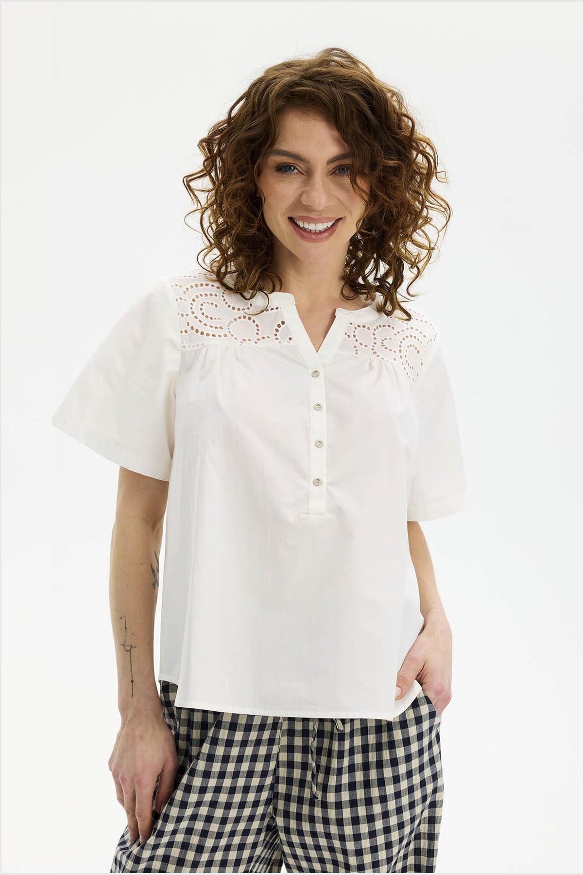 167918White