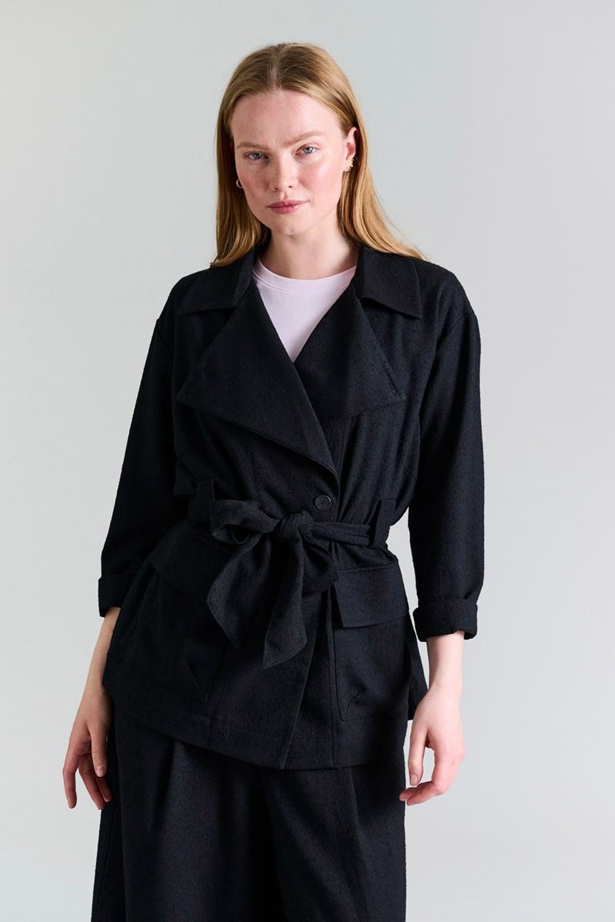 Bouclino jakke med bÃ¦lte Black - 256-2434-5287