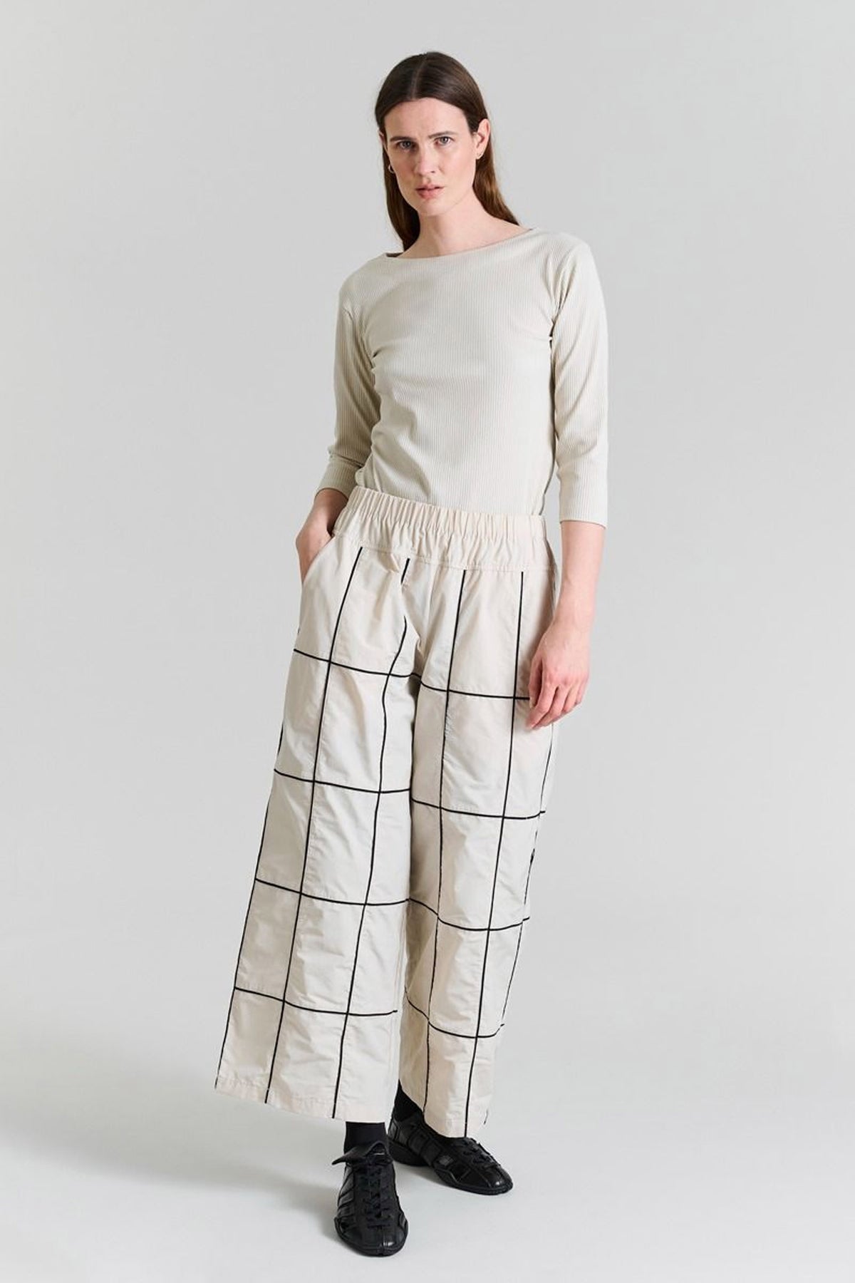 Fukkura poplin bukser med bise IVORY/BLACK BIESSE - 256-2380-5307