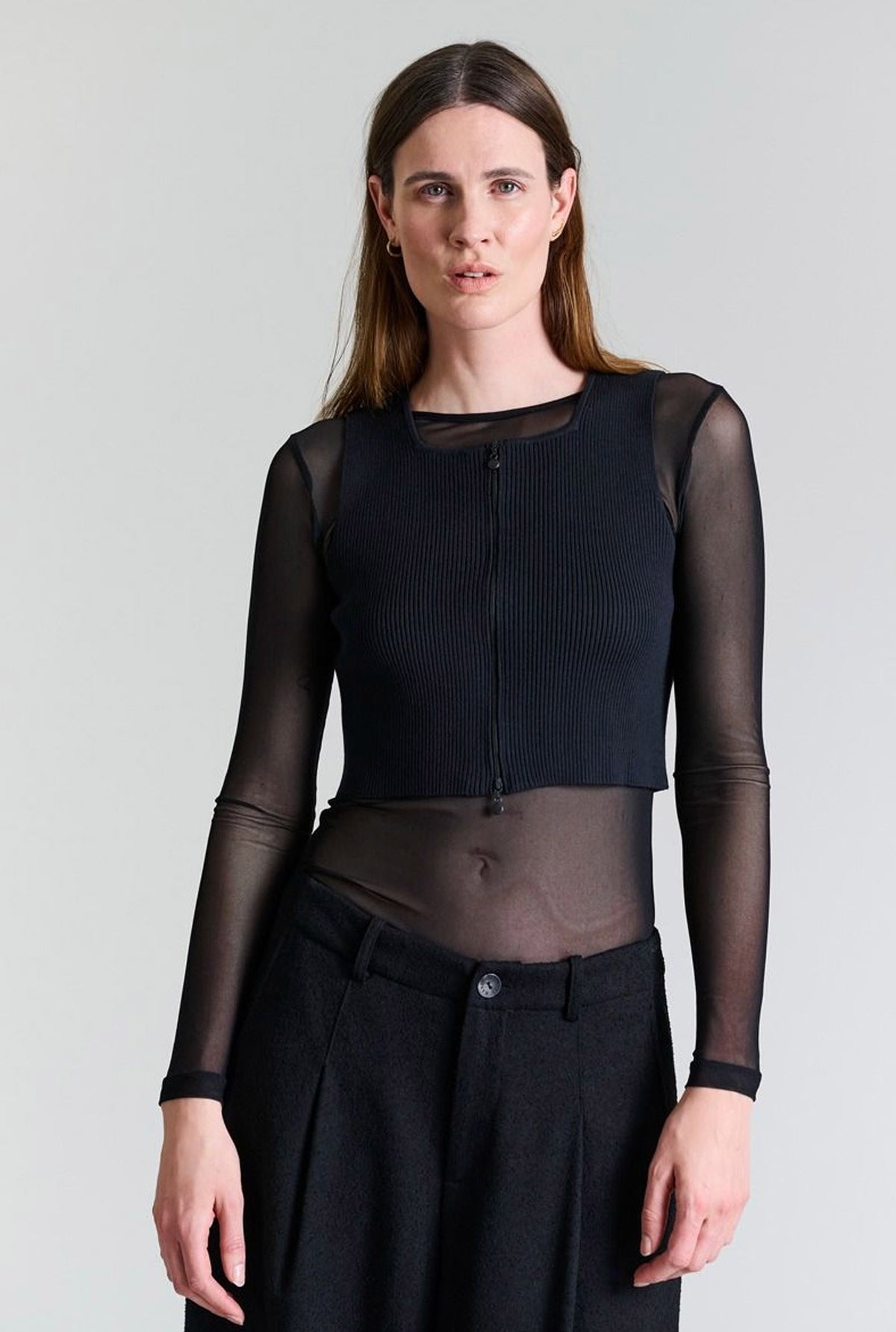 Saku Ã¦rmelÃ¸s top Black - 256-1073-5353