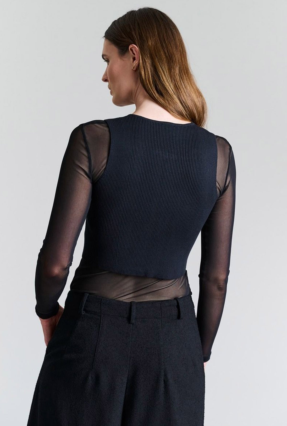 Saku Ã¦rmelÃ¸s top Black - 256-1073-5353