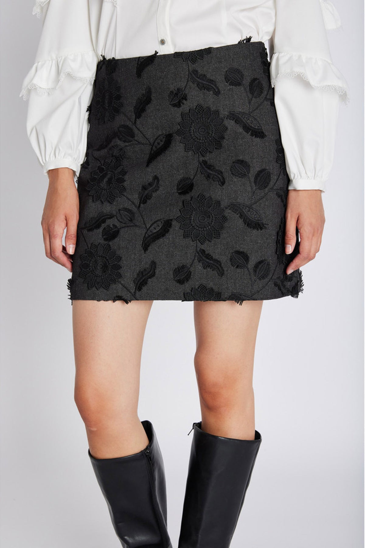 AlmondBBJoannas skirt Black - BBW4601
