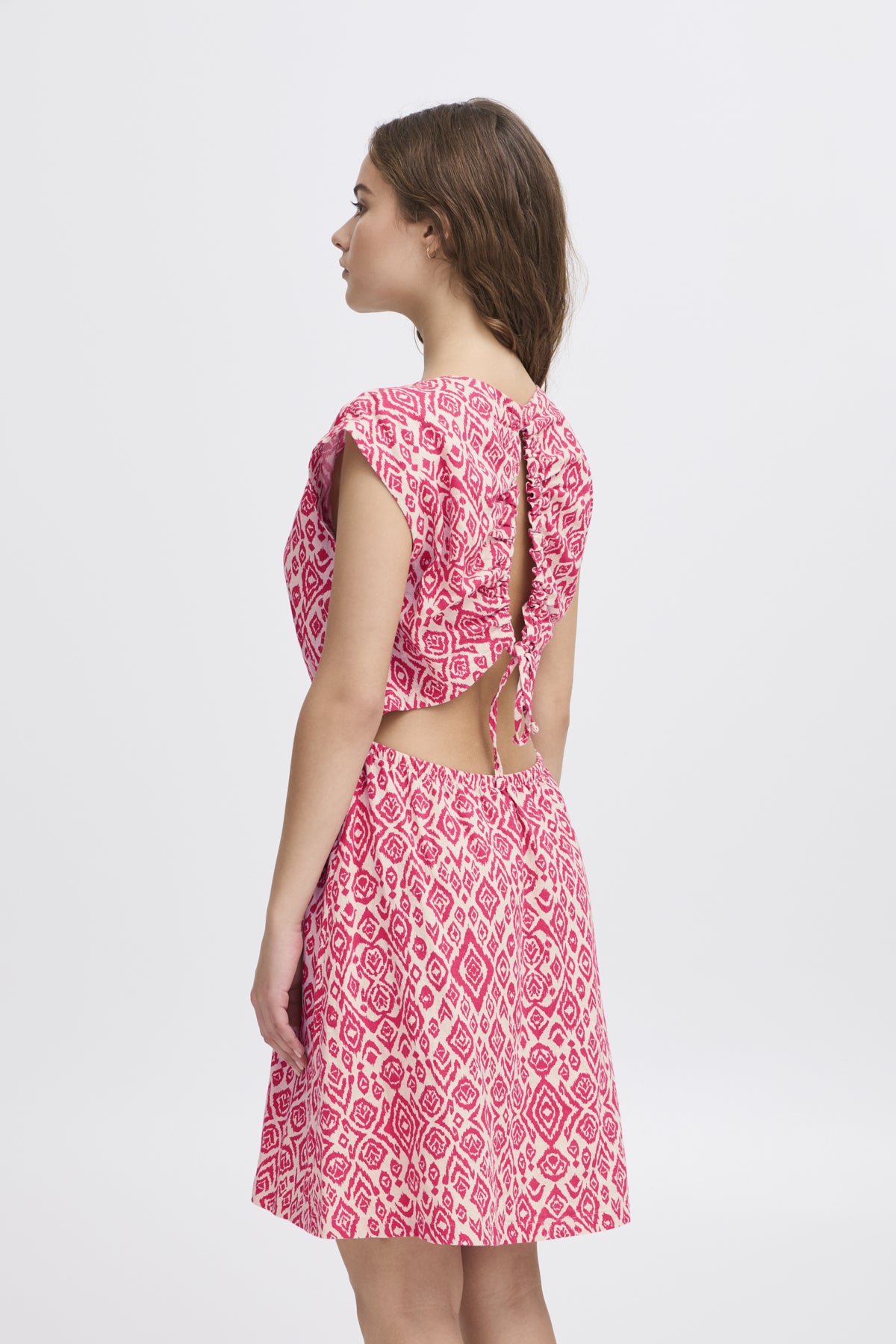 IHLINNO DR5 Geranium Diamond Ikat - 20122930
