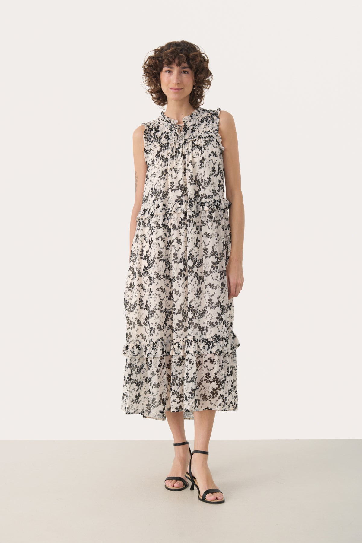 RiyanaPW DR Black Contrast Flower Print - 30309622