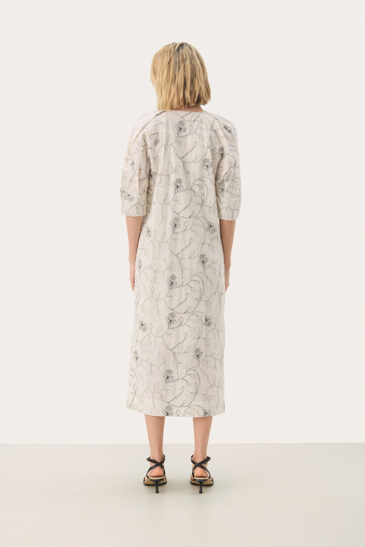 TonePW DR Black Stitch on White - 30309824