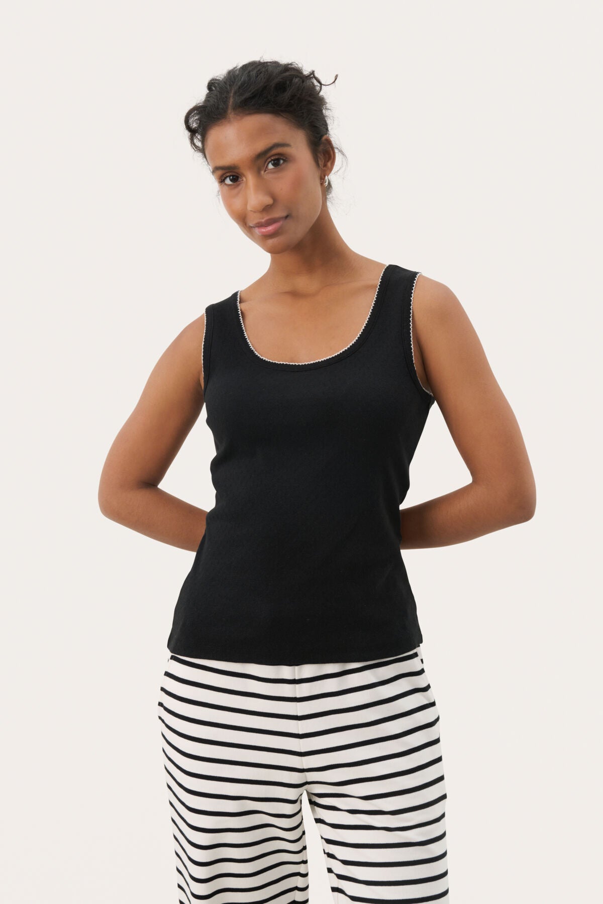 JuliannesPW TO Black - 30309844