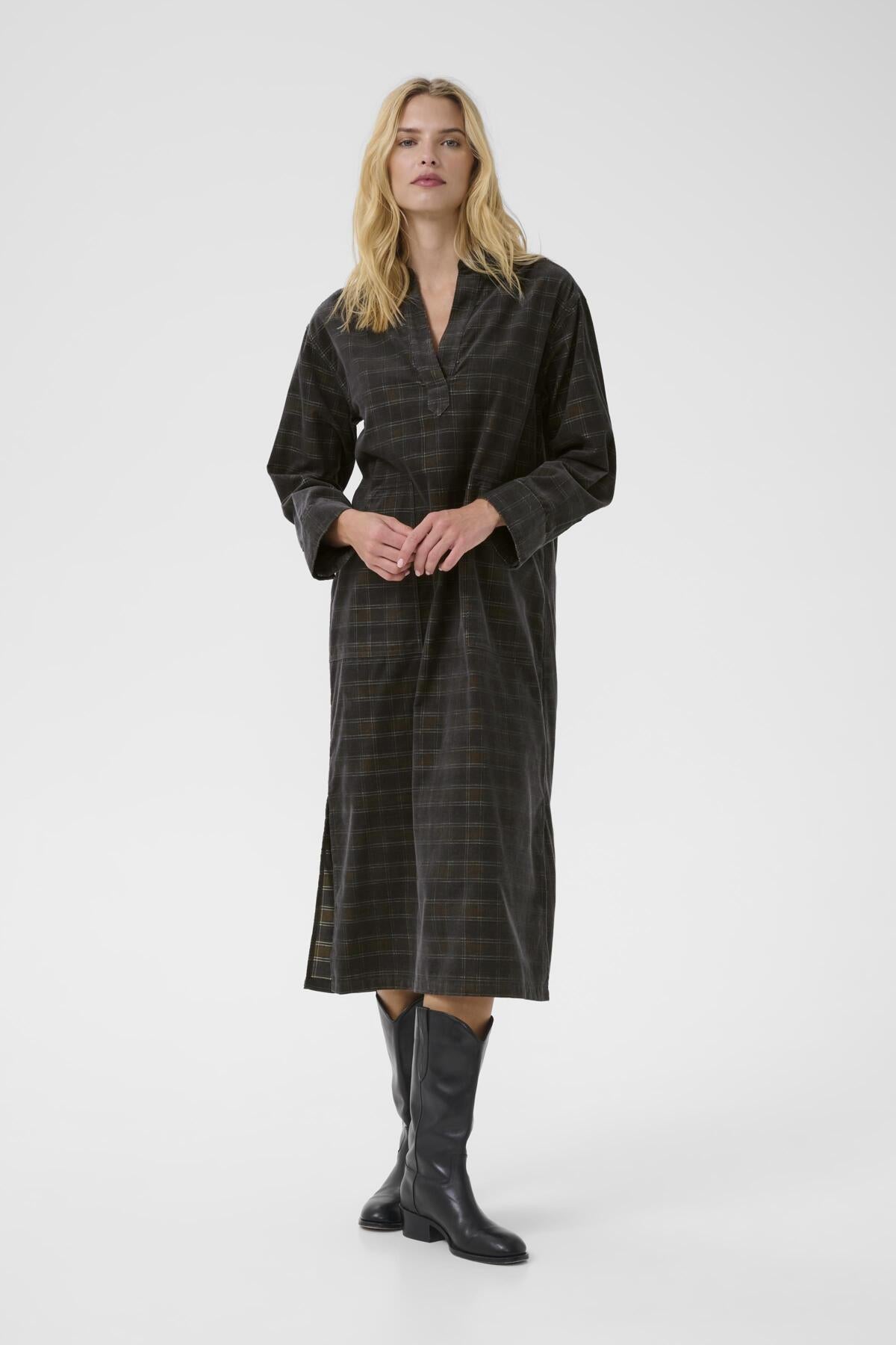 LollaPW DR Tarmac Check - 30310067