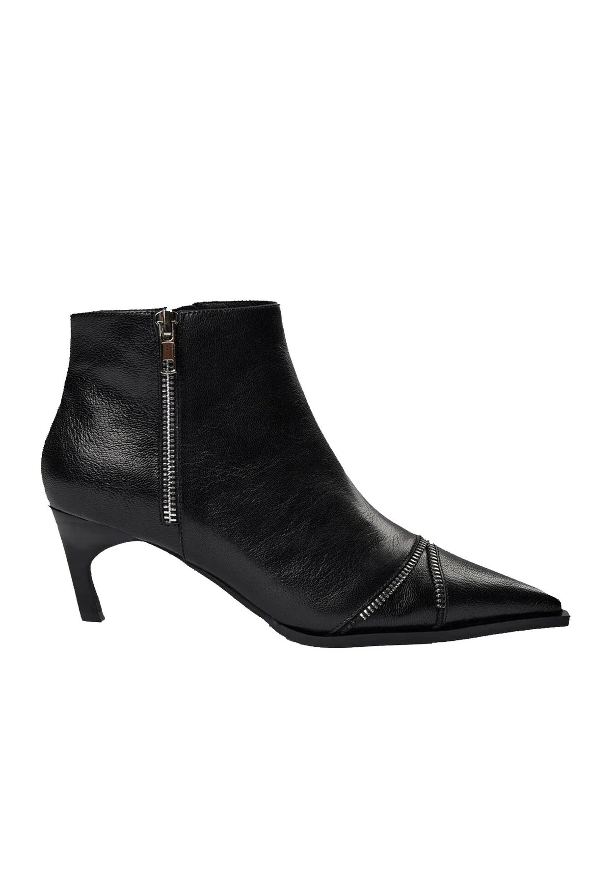 157647Black